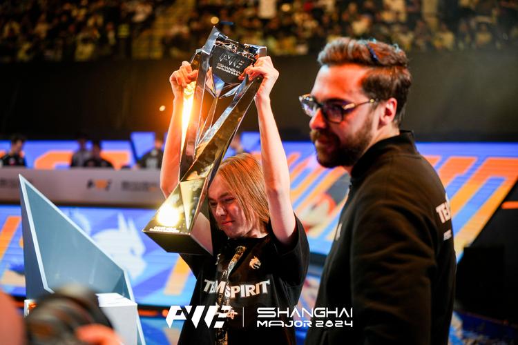 FNC击败TH锁定LEC年终总决赛资格，同时Jankos、Evi无缘S13