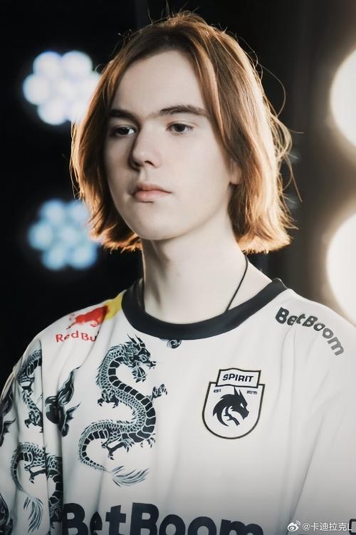 LPL全明星年度颁奖典礼： Tarzan 获得2024最佳外援奖